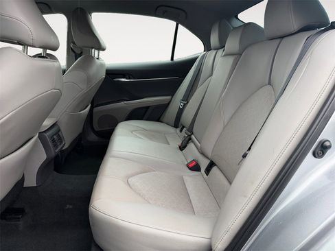 Used 2023 Toyota Camry XSE image 13