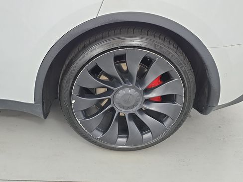 Used 2022 Tesla Model Y Performance AWD/4WD image 33