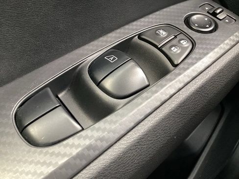 Used 2024 Nissan Altima 2.5 SV w/ SV Premium Package FWD image 22