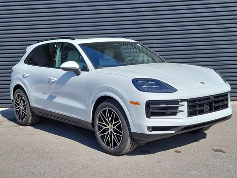 New 2026 Porsche Cayenne Base image 9