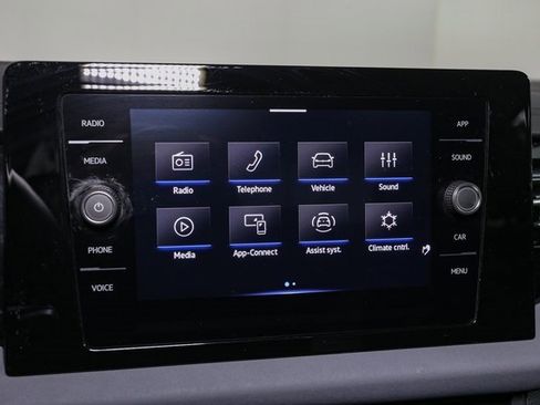 Used 2025 Volkswagen Jetta SE image 20