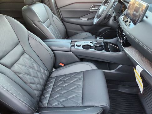 New 2026 Nissan Rogue Platinum w/ Platinum Premium Package image 10