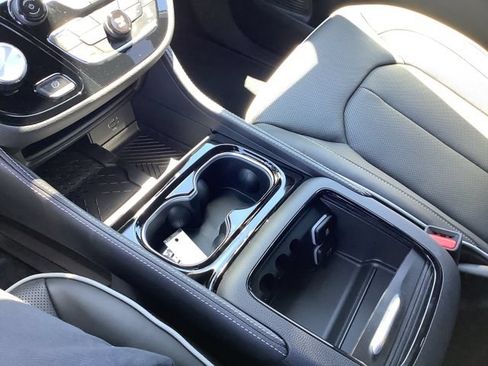 New 2027 Chrysler Pacifica Limited w/ S Appearance Package FWD image 18