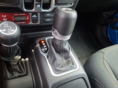 Used 2024 Jeep Wrangler Unlimited Sport AWD/4WD image 14