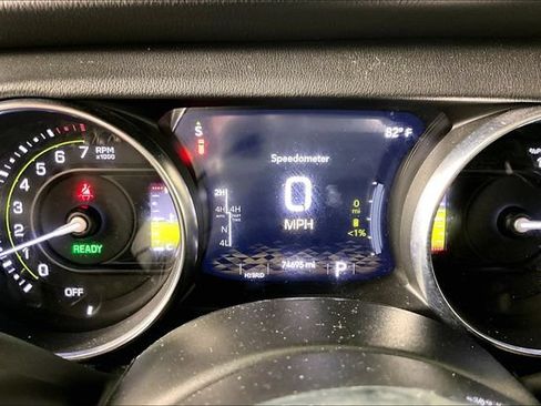 Used 2021 Jeep Wrangler Unlimited Sahara w/ Cold Weather Group AWD/4WD image 12