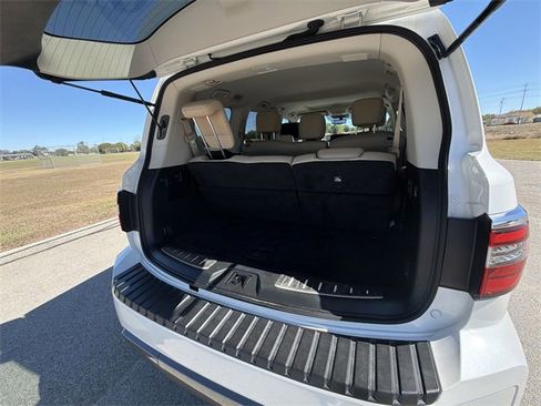 Used 2021 Nissan Armada Platinum image 25