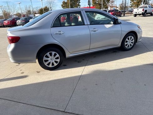Used 2010 Toyota Corolla LE image 5