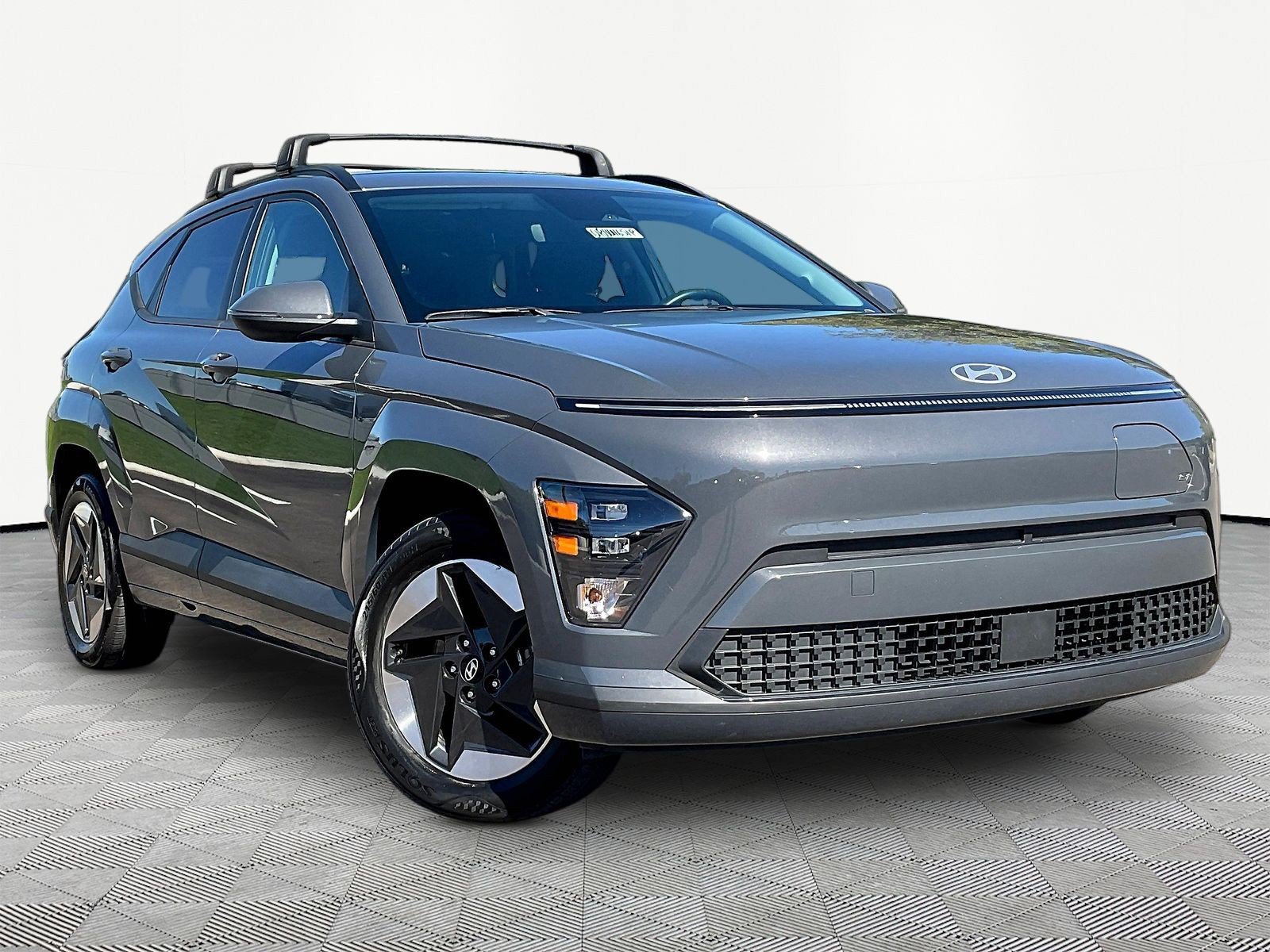 Used 2024 Hyundai Kona SEL FWD image 3