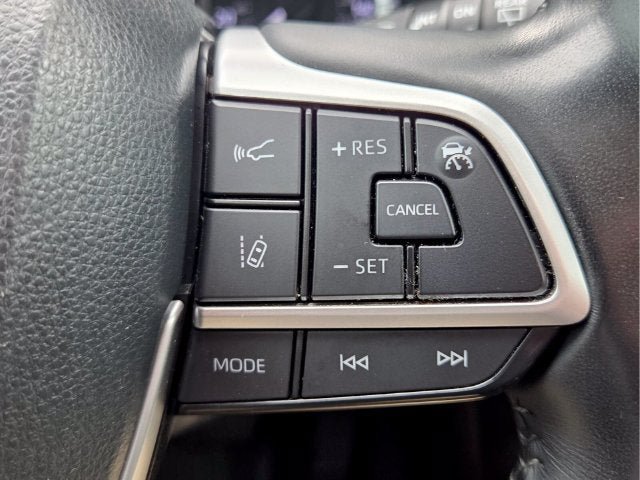 Used 2023 Toyota Highlander XSE AWD/4WD image 36