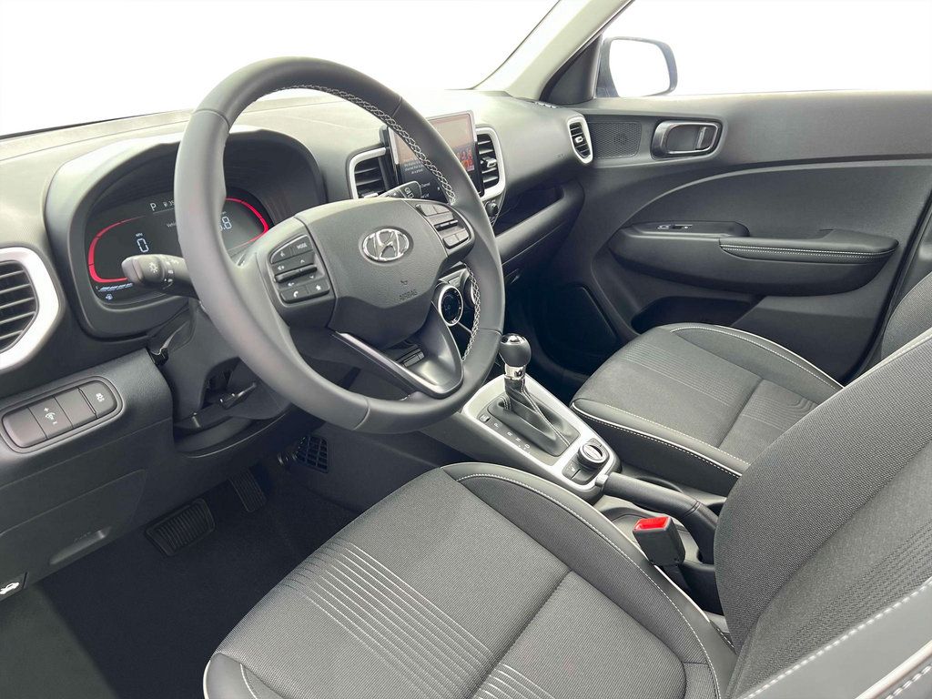 Certified 2025 Hyundai Venue Limited FWD image 14