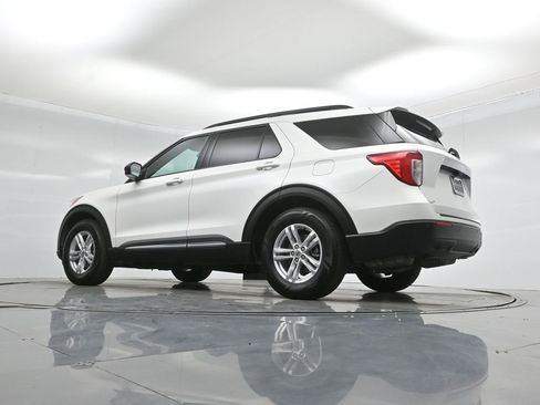 Certified 2022 Ford Explorer XLT image 53