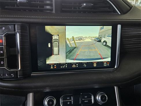 Used 2024 GMC Yukon XL Denali w/ Advanced Technology Package image 17