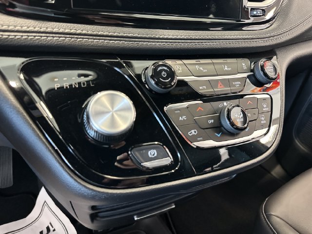 New 2027 Chrysler Pacifica Select w/ Family Tech Group FWD image 15