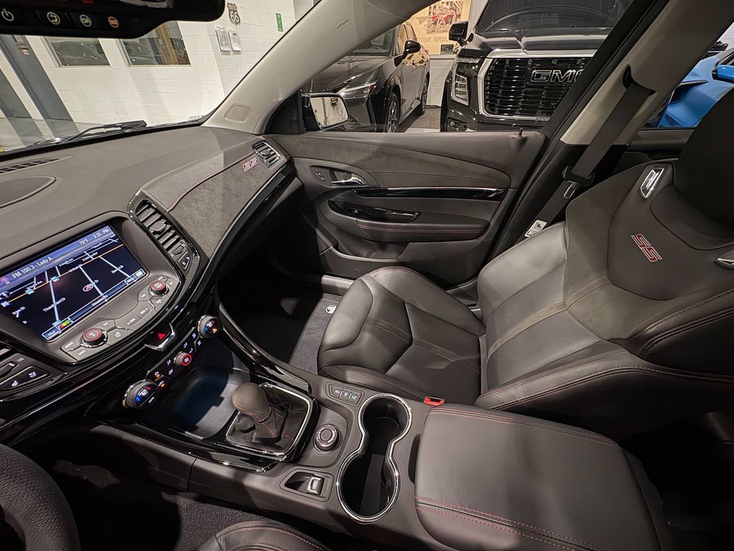 Used 2017 Chevrolet SS RWD image 33