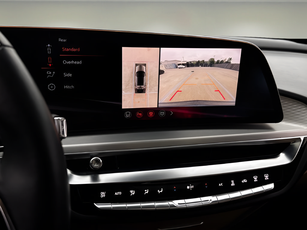 Used 2026 Cadillac Lyriq V AWD/4WD image 7