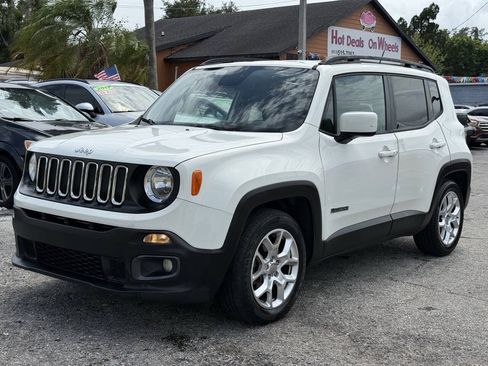 Used 2016 Jeep Renegade Latitude FWD image 2