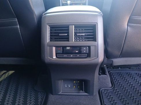 Used 2021 Volkswagen Atlas SE w/ Panoramic Sunroof Package image 15