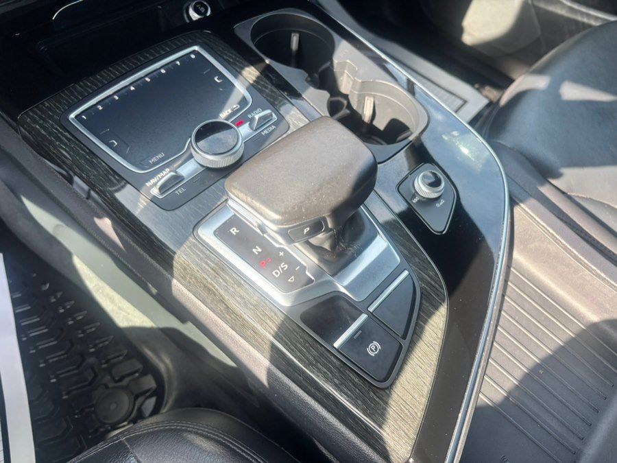 Used 2017 Audi Q7 3.0T Premium Plus AWD/4WD image 32
