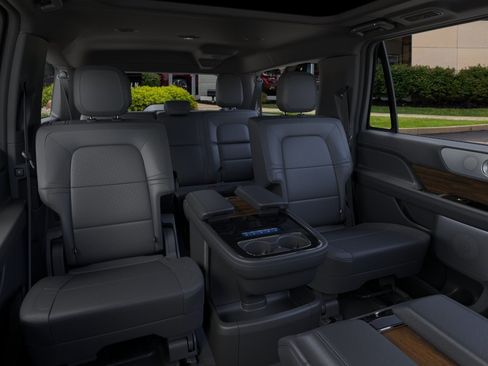 New 2024 Lincoln Navigator L Reserve AWD/4WD image 11