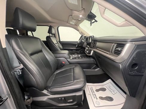 Used 2023 Ford Expedition Max XLT image 11