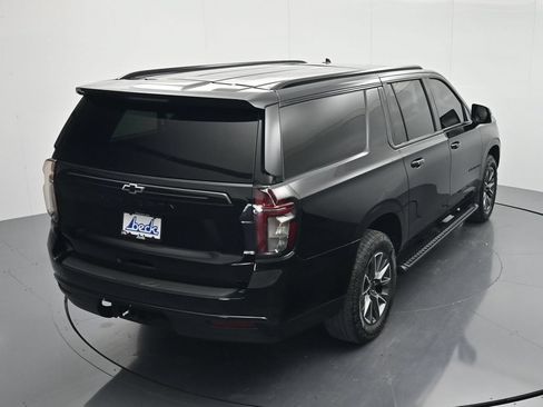 Used 2023 Chevrolet Suburban Z71 w/ Luxury Package AWD/4WD image 35