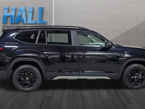 Certified 2024 Volkswagen Atlas Peak Edition SE image 7