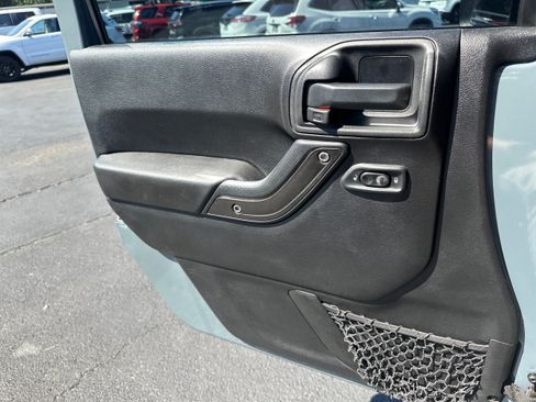 Used 2014 Jeep Wrangler Unlimited Sport w/ Quick Order Package 24S AWD/4WD image 18