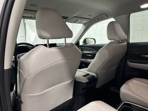 Used 2025 Toyota Grand Highlander AWD image 49