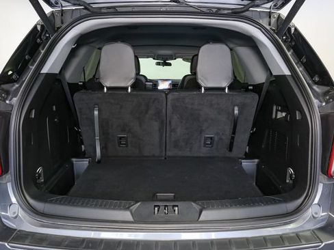 Used 2023 Ford Explorer XLT w/ Equipment Group 202A AWD/4WD image 11