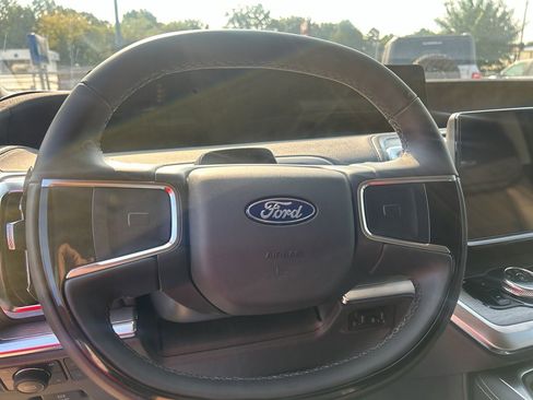 New 2025 Ford Expedition Platinum w/ Driver's Package image 27