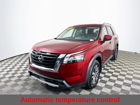 Used 2023 Nissan Pathfinder SL AWD/4WD image 6