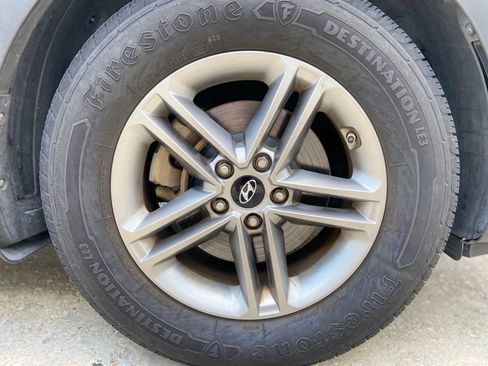 Used 2017 Hyundai Santa Fe Sport FWD image 12