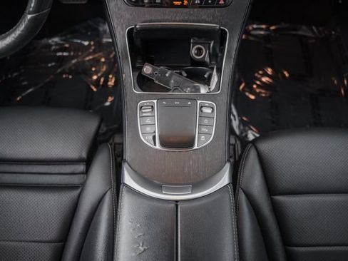 Used 2021 Mercedes-Benz GLC 300 4MATIC image 25