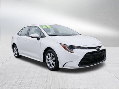 Used 2023 Toyota Corolla LE image 9