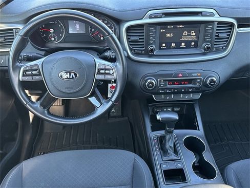Used 2019 Kia Sorento LX w/ LX Convenience Package image 22