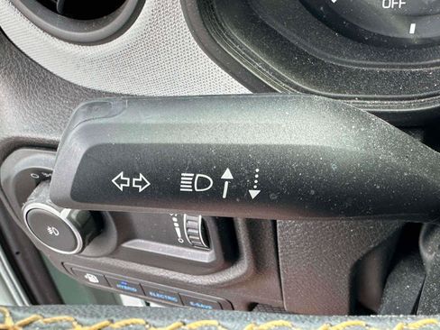Used 2024 Jeep Wrangler Unlimited AWD/4WD image 22