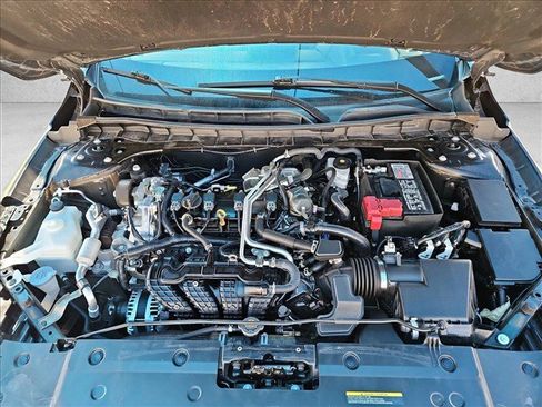 Used 2025 Nissan Altima 2.5 SV FWD image 22