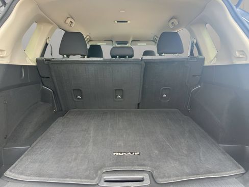 Used 2023 Nissan Rogue SV FWD image 13