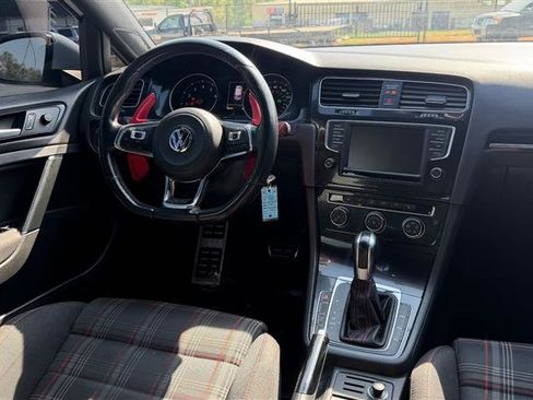 Used 2016 Volkswagen GTI SE image 19