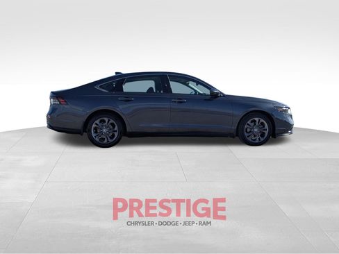 Used 2023 Honda Accord EX image 5