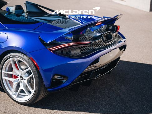 Used 2024 McLaren 750S Spider image 32