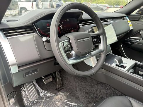 New 2026 Land Rover Range Rover Long Wheelbase SE AWD/4WD image 21