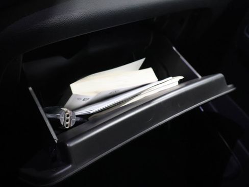 Used 2018 Chevrolet Suburban Premier image 33