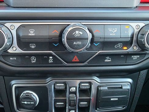 Used 2020 Jeep Gladiator Rubicon w/ Trailer Tow Package image 34