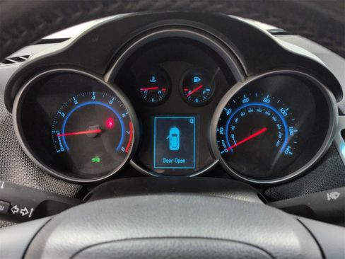 Used 2015 Chevrolet Cruze LT image 31
