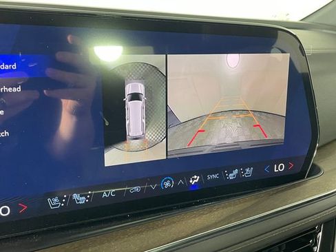 New 2026 Chevrolet Suburban High Country image 7