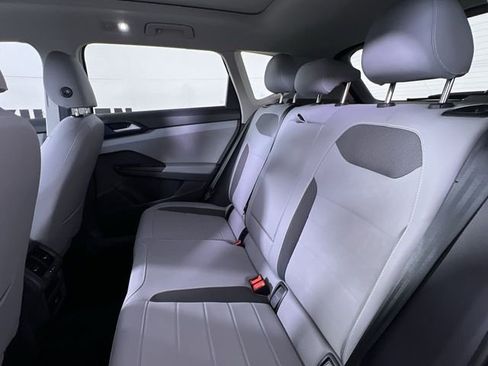 Used 2024 Volkswagen Taos SE image 23