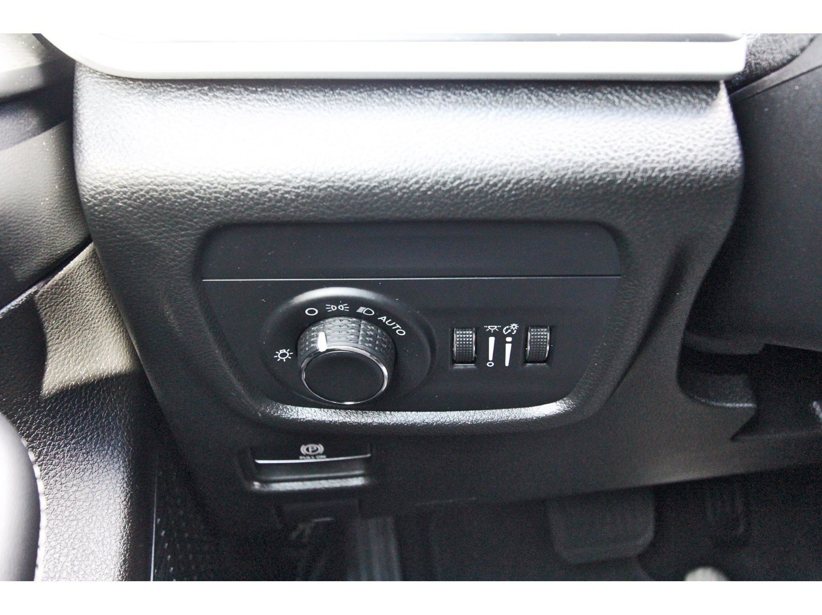 Used 2024 Jeep Grand Cherokee Altitude RWD image 18