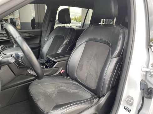 Used 2021 Jeep Grand Cherokee L Laredo image 13