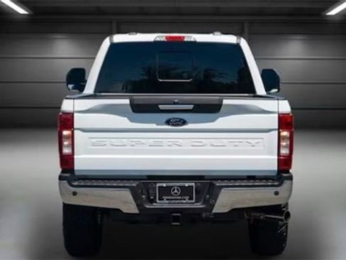 Used 2022 Ford F250 Lariat image 2
